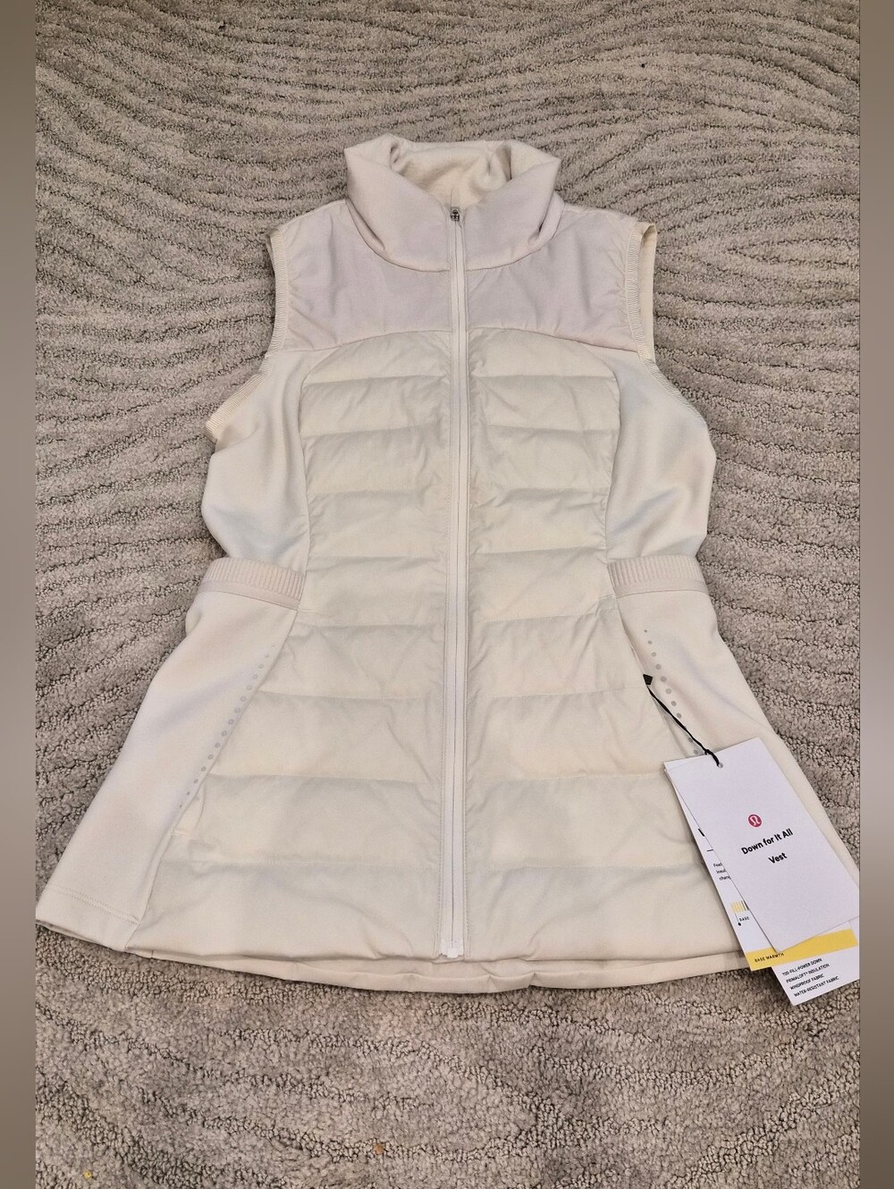 NWT - Lululemon Women's Down For It All Vest - Size 2 - Picture 2 of 7